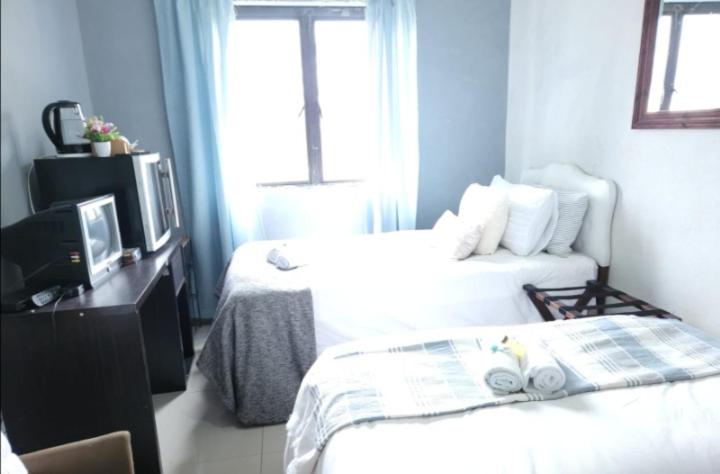 家庭房间共用浴室, Thokazi Haven Guest House & Backpacker