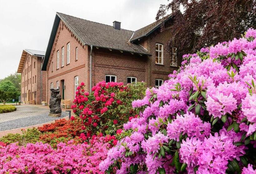 家庭间, Nutzwedel Resort Farmers Lodge