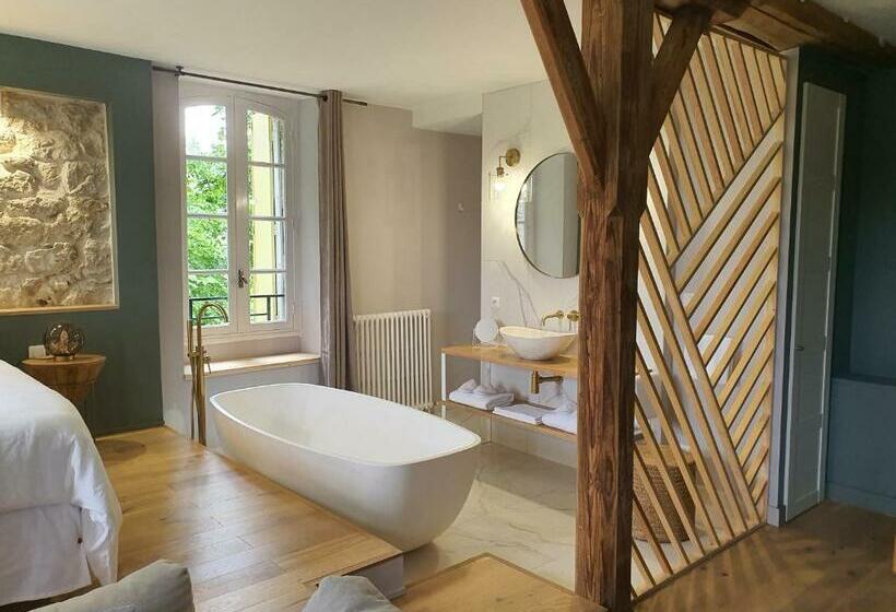 Номер Deluxe, Le Moulin De Salazar