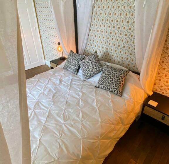 Семейный Номер, Maison De Montgibaud