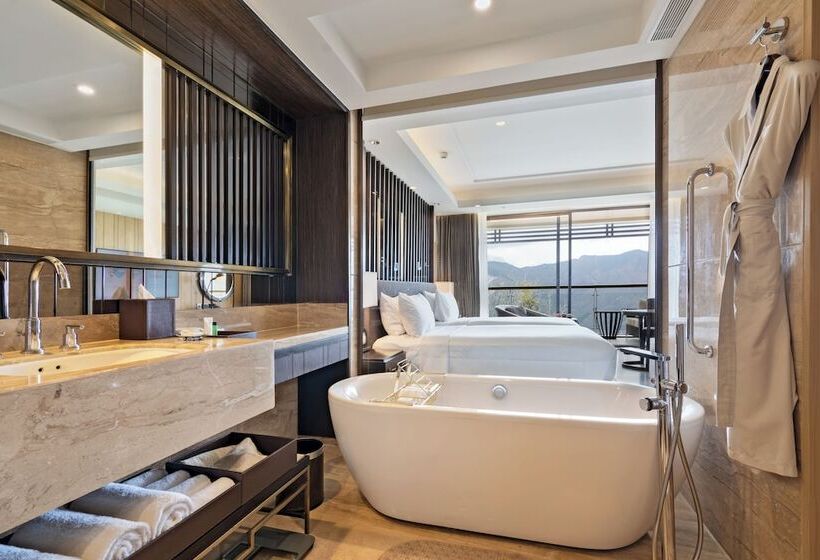 Номер Стандартный с Видом, Jw Marriott Mussoorie Walnut Grove Resort & Spa