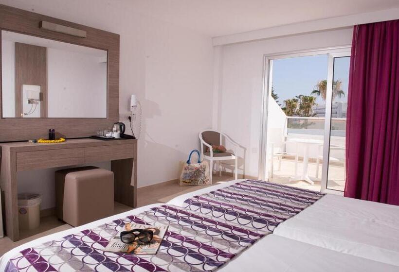 패밀리 룸, New Famagusta Hotel & Suites
