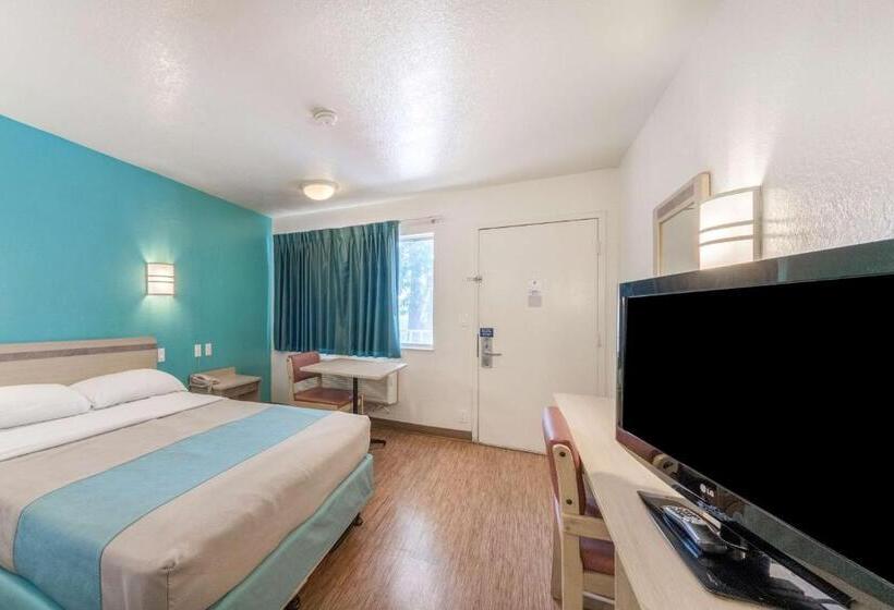 身障者適用スタンダードルーム, Motel 6del Rio, Tx