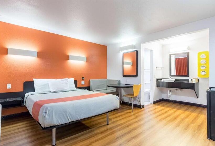 장애인을 위한 스탠다드 룸, Motel 6 Riverside, Ca  Ucr East