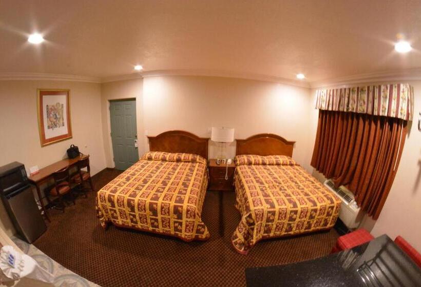 Номер Стандарт 2 Двуспальные Кровати, The Palace Inn