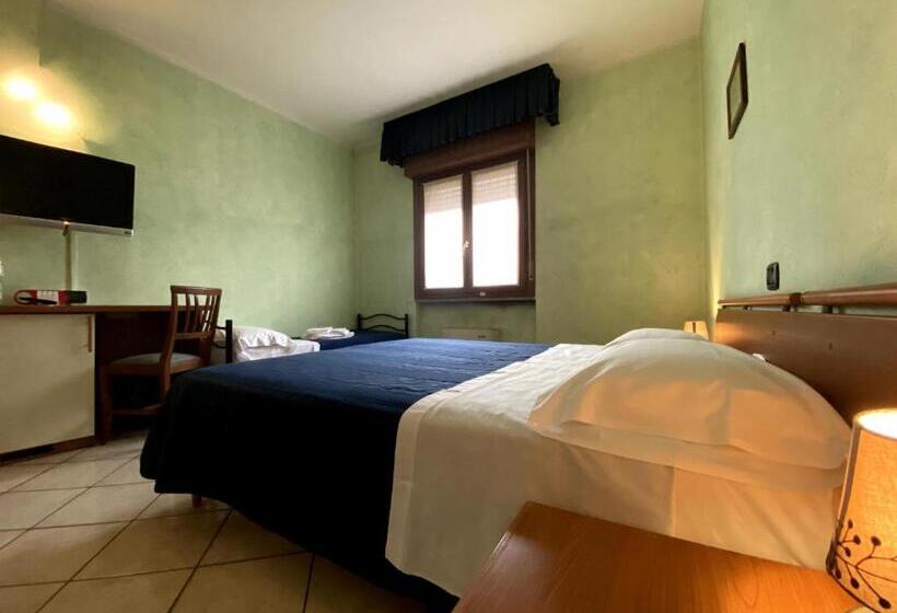 Номер Стандарт Трехместный, Sole Della Franciacorta   Hotel & Restaurant