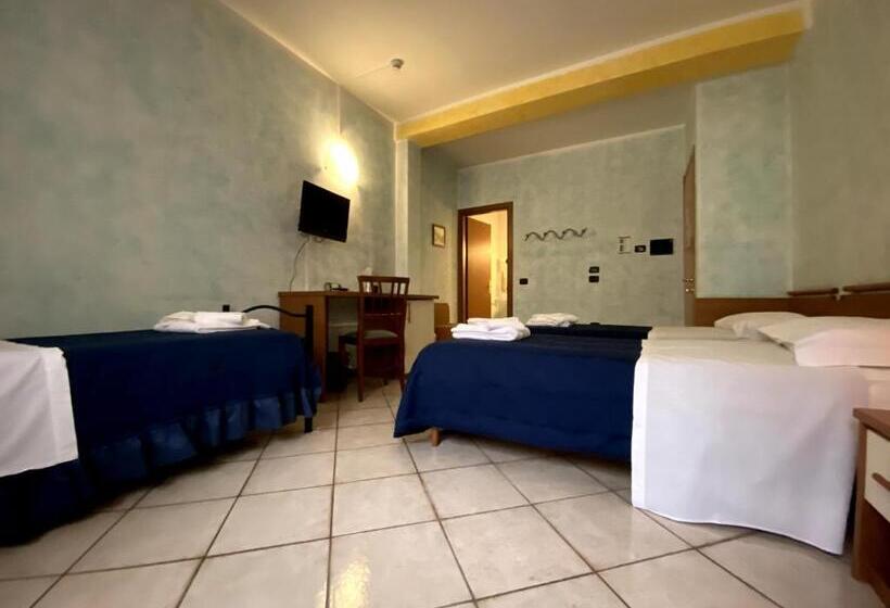 Номер Стандарт Трехместный, Sole Della Franciacorta   Hotel & Restaurant