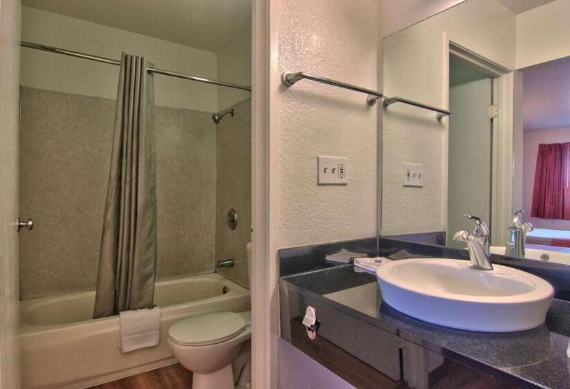 Quarto Quádruplo Deluxe, Motel 6sacramento, Ca  North