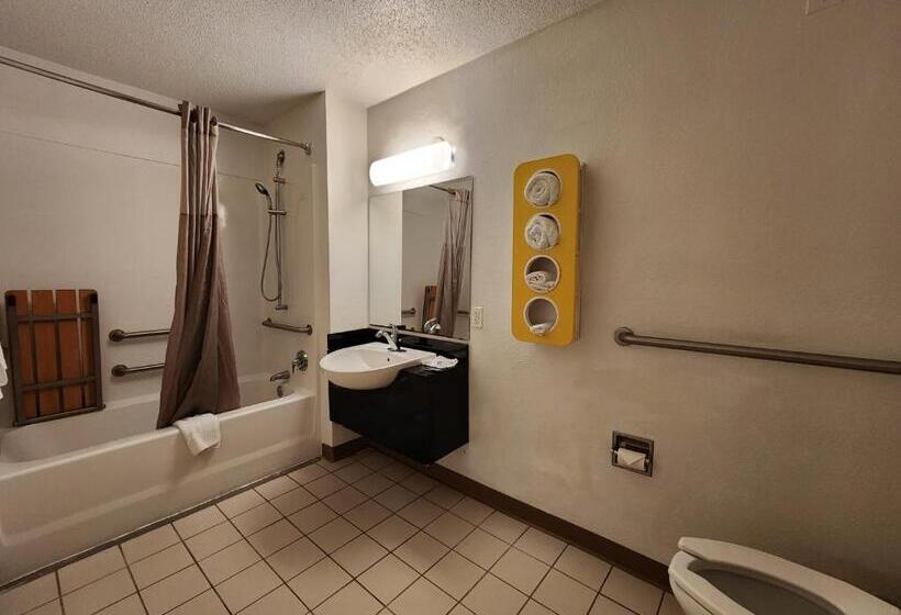 Номер Стандарт Кровать Кинг Адаптированный для Инвалидов, Motel 6 Baytown, Tx  Baytown East