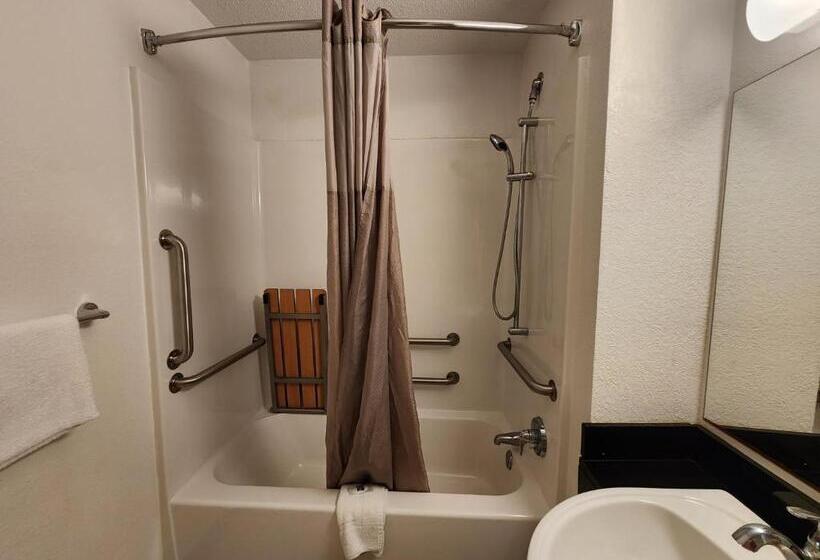 Номер Стандарт Адаптированный для Инвалидов, Motel 6 Baytown, Tx  Baytown East
