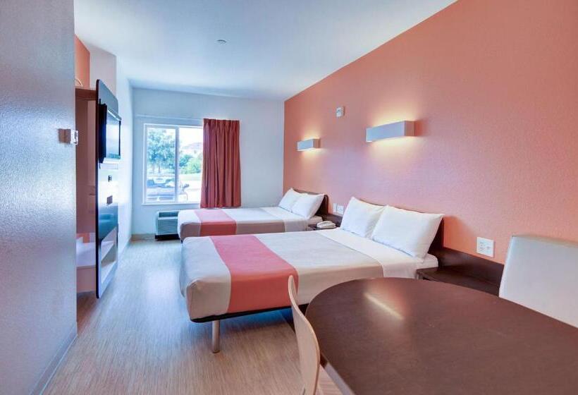 Четырехместный Номер Deluxe, Motel 6roanoke, Tx  Northlake  Speedway