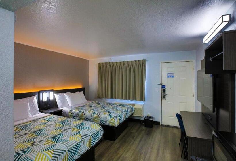 Quarto Quádruplo Deluxe, Motel 6sacramento, Ca  North