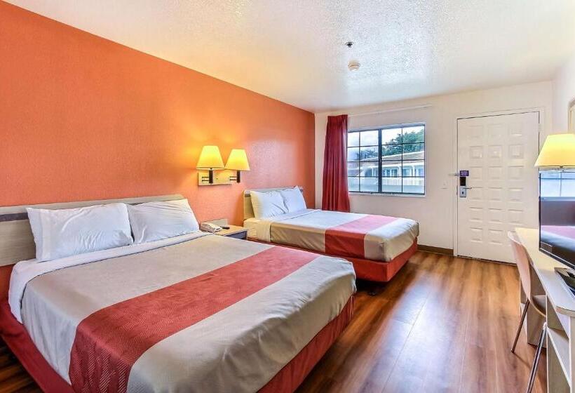 Номер Deluxe, Motel 6salinas, Ca  North Monterey Area
