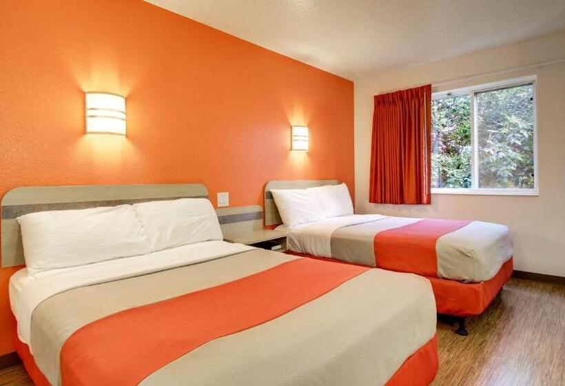 スタンダード４人部屋, Motel 6 Springfield, Il I 55 I 72