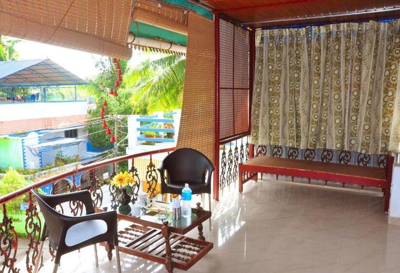 디럭스 스튜디오, Honolulu Home