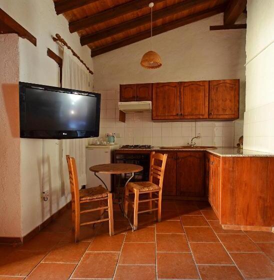Standard Room with Hot Tub, Linos Inn