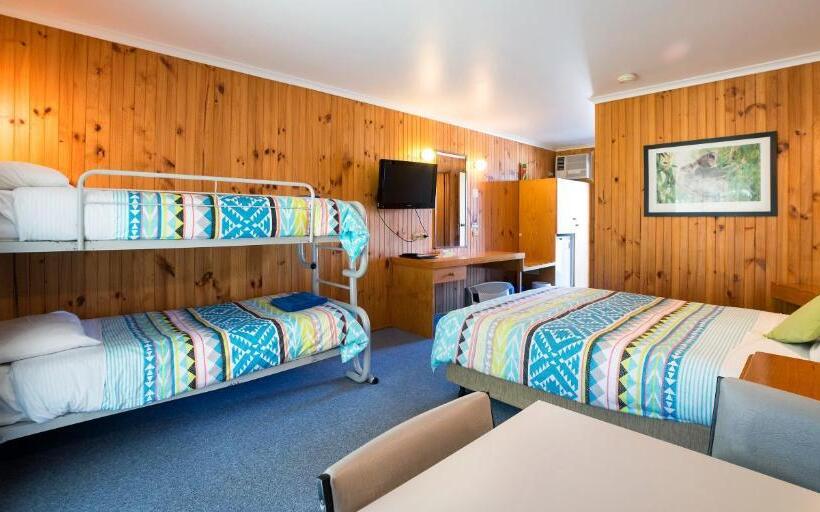 Семейный Номер Вид на Сад, Kookaburra Motor Lodge