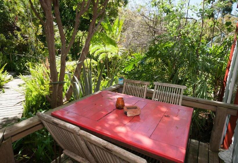 اتاق خانوادگی, Bamboo, The Guesthouse