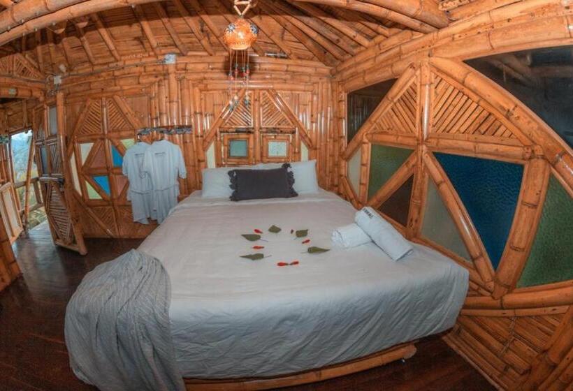 小室, Ecohotel Tierra De Agua