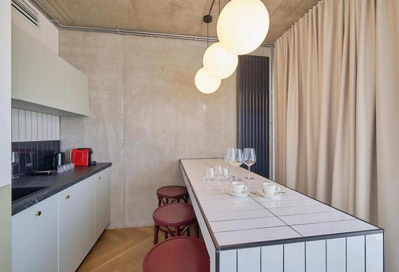 Апартаменты 1 Спальня, Arche Hotel Wrocław Airport