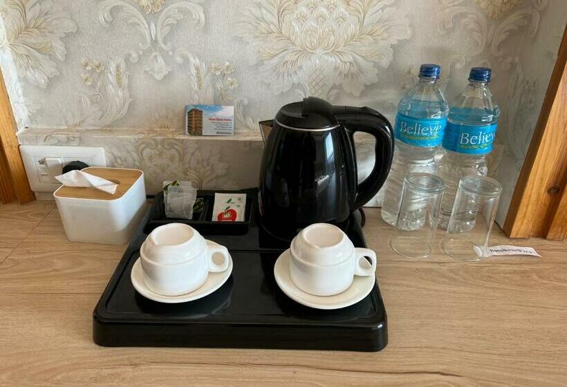 اتاق لوکس با بالکن, Kesu Home