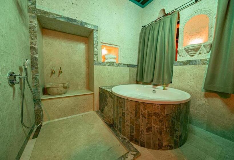 جناح سرير كينج, Ares Cave Suites