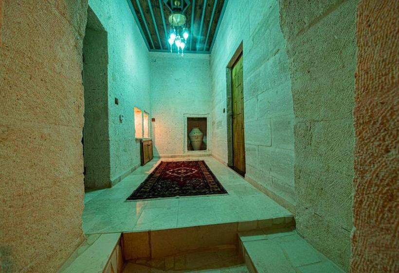 جناح سرير كينج, Ares Cave Suites