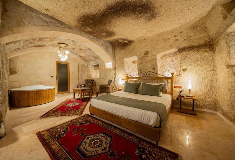 جناح مزود بجاكوزى, Ares Cave Suites