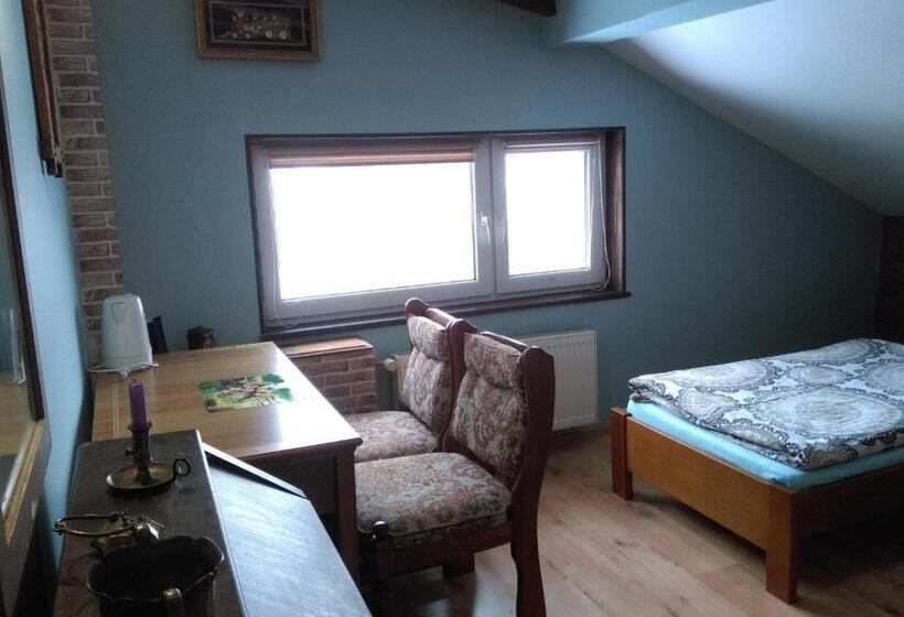 带共用浴室的标准房间, Agrowczasy