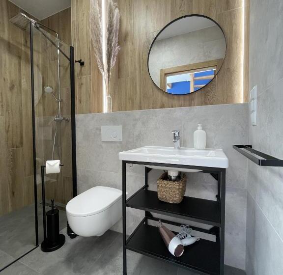 Quarto Familiar Superior, Między Wodami