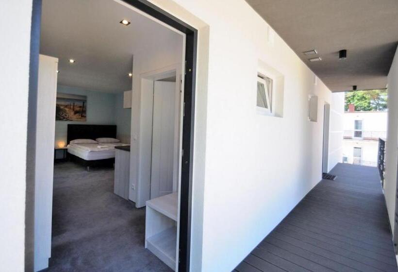 Quarto Triplo Estandar com Sacada, Dom Wczasowy Danusia