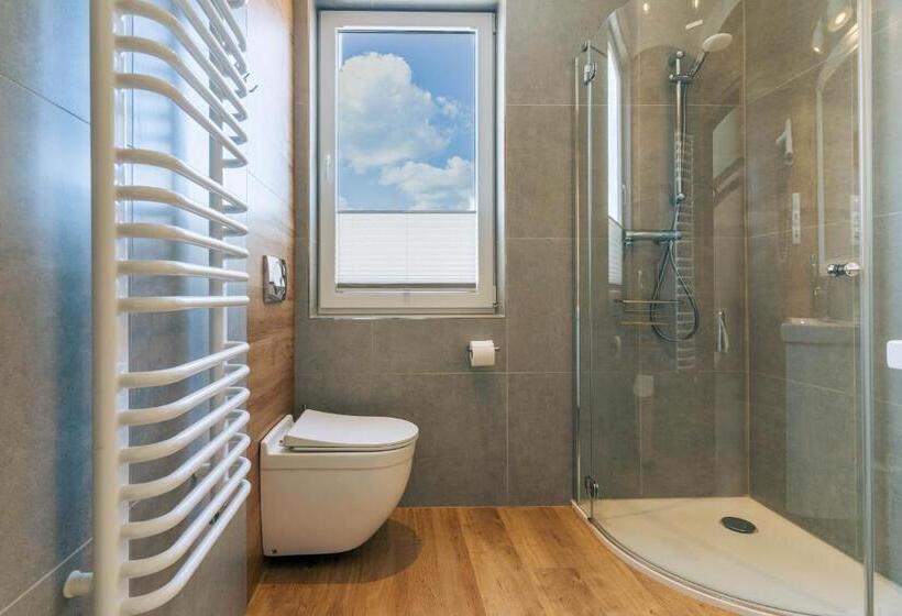 اتاق استاندارد با تخت بزرگ, Sztygarka Hetmańska Resort Solina