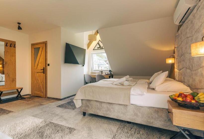 اتاق استاندارد با چشم‌انداز دریاچه, Sztygarka Hetmańska Resort Solina