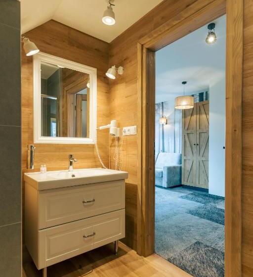 اتاق استاندارد با چشم‌انداز دریاچه, Sztygarka Hetmańska Resort Solina