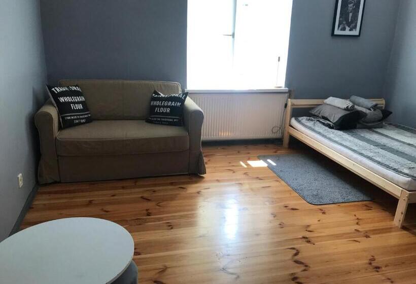 اتاق استاندارد چهار تخته, 42 200 Hostel