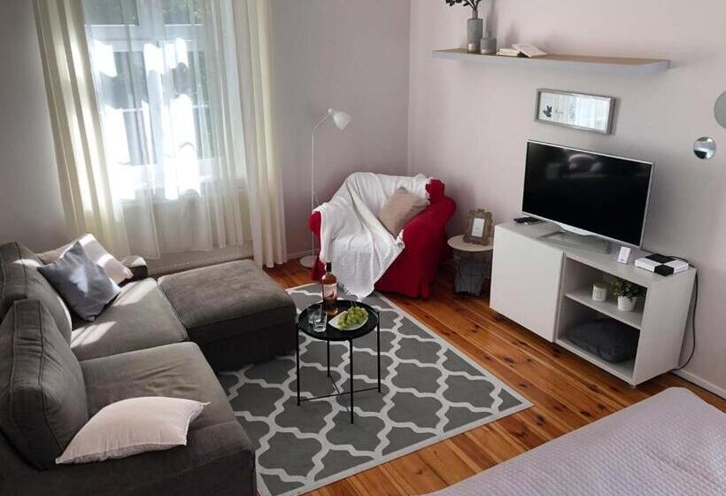 اتاق استاندارد سه تخته با سرویس بهداشتی مشترک, Bankowa 8 Guest Rooms