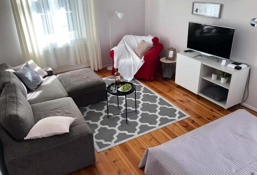 اتاق استاندارد سه تخته با سرویس بهداشتی مشترک, Bankowa 8 Guest Rooms