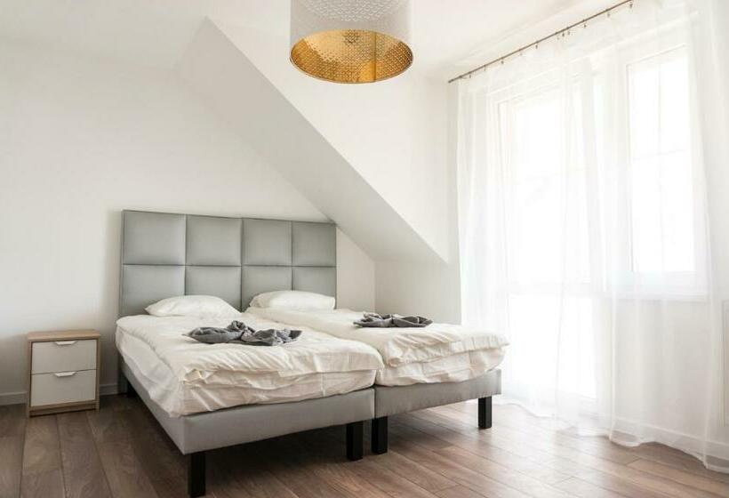 اتاق استاندارد, Hostel 66