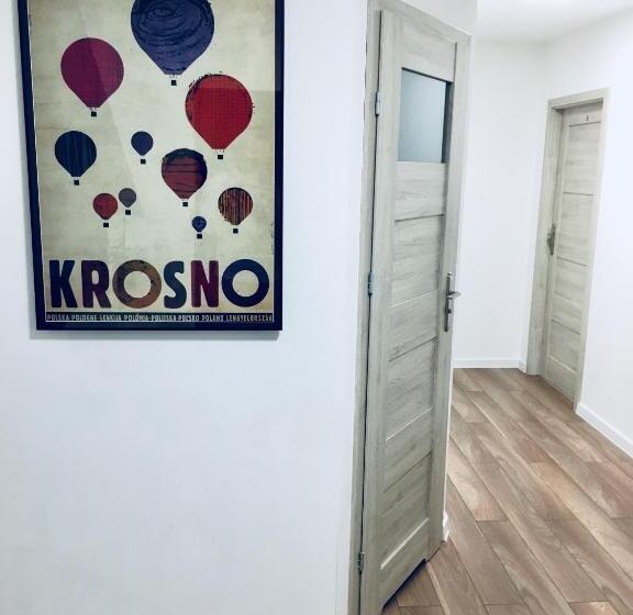 اتاق استاندارد, Hostel 66