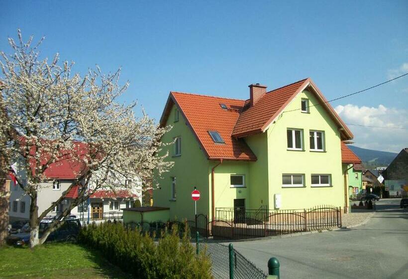 اتاق استاندارد سه نفره, Na Skwerku