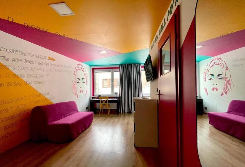 اتاق لوکس, Good Times House