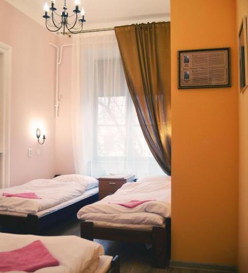 Номер Стандарт Трехместный, Hostel U Kmity