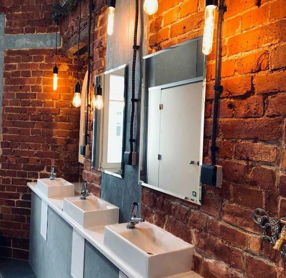 Quarto Estandar Banheiro Compartilhado, Chilli Hostel