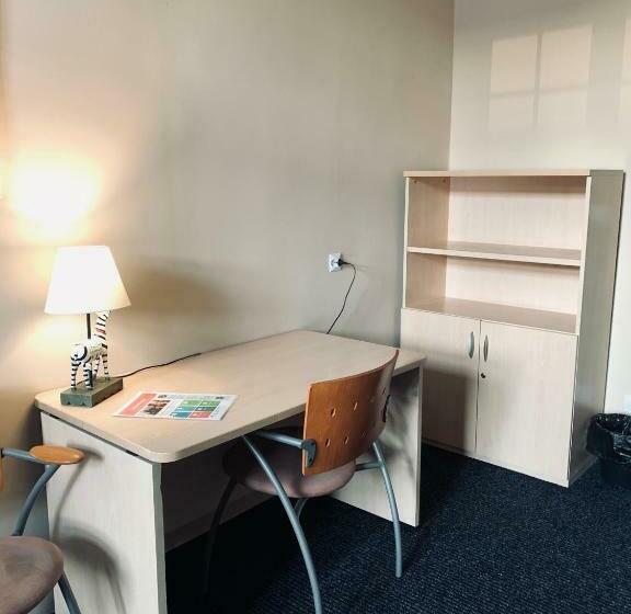 带共用浴室的标准房间, Chilli Hostel