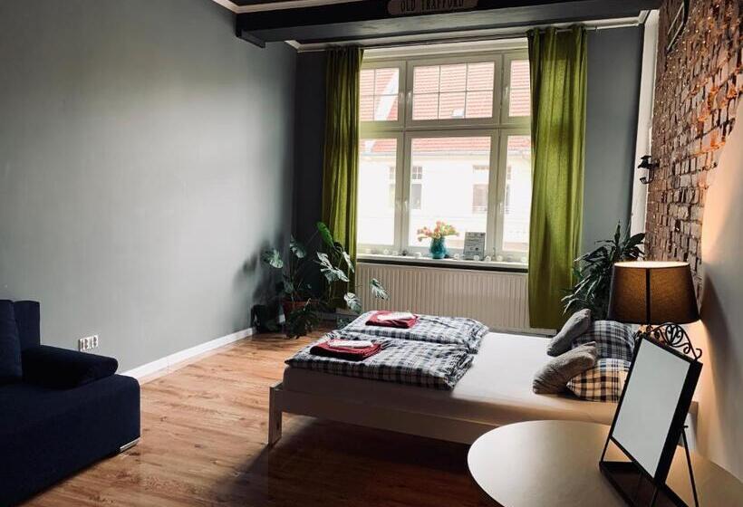 带共用浴室的标准房间, Chilli Hostel
