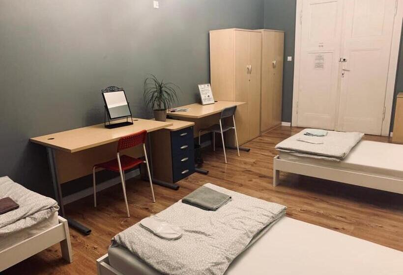 共用房间的床, Chilli Hostel