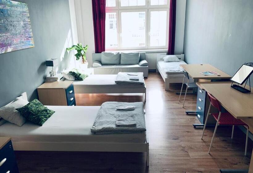 共用房间的床, Chilli Hostel