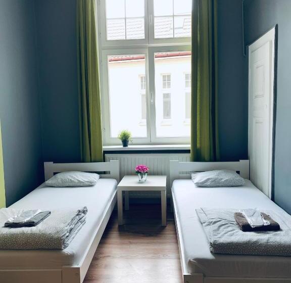 带共用浴室的标准房间, Chilli Hostel