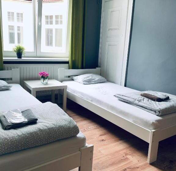 Quarto Estandar Banheiro Compartilhado, Chilli Hostel