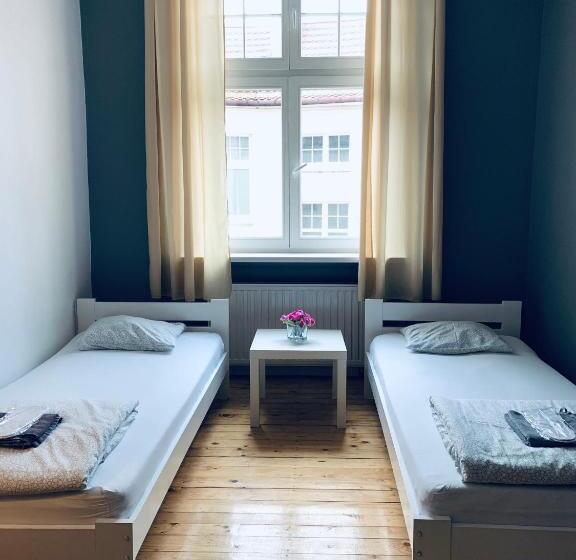 Quarto Estandar Banheiro Compartilhado, Chilli Hostel